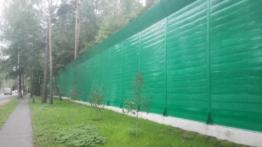 Шумозащитные экраны для загородных домов и дач